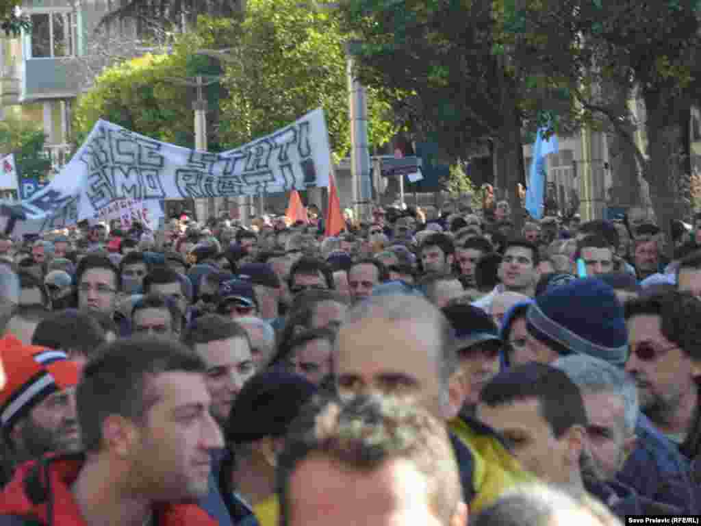 U Podgorici je nekoliko hiljada ljudi 21. januara 2012. protestovalo ispred zgrade crnogorske Vlade, zbog teškog socijalno-ekonomskog stanja u Crnoj Gori. Protest je organizovala Unija slobodnih sindikata, uz podršku Mreže za afirmaciju nevl