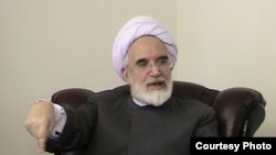 آقای کروبی اعلام کرد که از مدتی پیش در حال نوشتن یک نامه «مفصل و جامع» به رهبر جمهوری اسلامی است