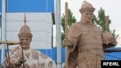 Будущий памятник Жанибеку и Керею. Астана, 27 мая 2010 года.