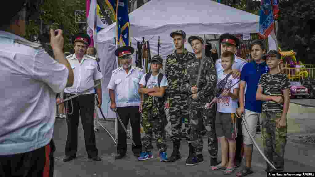 Фото на память с саблей 