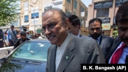 
پخوانۍ ولمسمشر اصف علي زرداري
له ارشیفه
