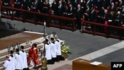 I jepet lamtumira e fundit Papa Françeskut