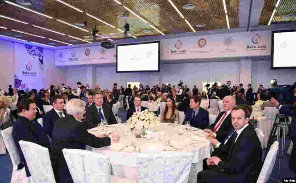 Bakı-2015-in Moskva təqdimatının qonaqları arasında Rusiya baş nazirinin müavini Arkady Dvorkovich, xarici işlər nazirinin müavini Grigoriy Karasin, Rusiya Olimpiya Komitəsinin prezidenti Aleksandr Zhukov, Rusiyanın məşhur müğənniləri və iş adamları da var idi.