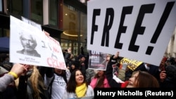 Protesta të shumta janë mbajtur në shumë vende me kërkesë që, Julian Assange të lirohet nga burgu. 
