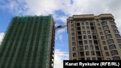 Один из строящихся домов в Бишкеке. Иллюстративное фото. 