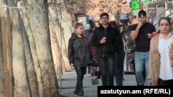 Երևանի փողոցներում արդեն շաբաթներ խիստ հազվադեպ կարելի է տեսնել դիմակներով քաղաքացիների
