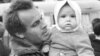 Разам з дачкой Аленай. З архіву А. Туравай