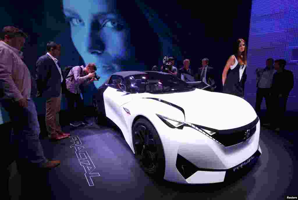 Peugeot Fractal Concept 
