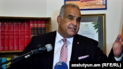 Armenia - Opposition leader Raffi Hovannisian, speaks at a news conference in Yerevan, 22Sep2017 