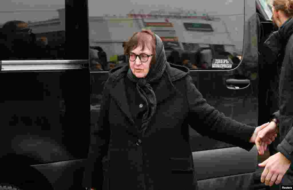 Саясаткердің анасы Людмила Навальная 