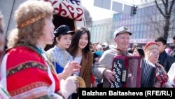 Празднование Наурыза в Алматы в 2016 году.