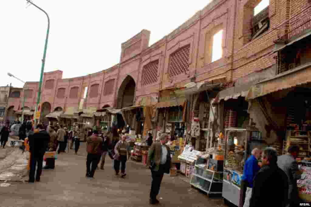 Təbriz bazarı. 