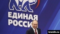 Ресей президенті Владимир Путин "Единая Россия" партиясының өкілдерімен кездесуде.