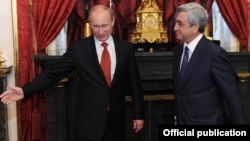 Վլադիմիր Պունինն ու Սերժ Սարգսյանը ՀԱՊԿ-ի գագաթնաժողովում: Մոսկվա, 15-ը մայիսի, 2012թ.