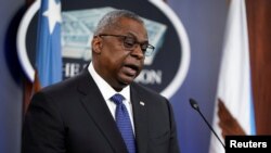 Austin a numit războiul din Ucraina „războiul ales al lui Putin” în timpul discursului de deschidere de la Pentagon, miercuri, înaintea întâlnirii cu ministrul german al apărării Christine Lambrecht.