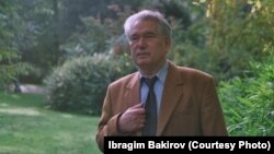 Чингиз Айтматов.