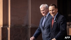 Двоє співавторів колективної статті – міністри закордонних справ України Андрій Сибіга (л) і Польщі Радослав Сікорський, архівне фото