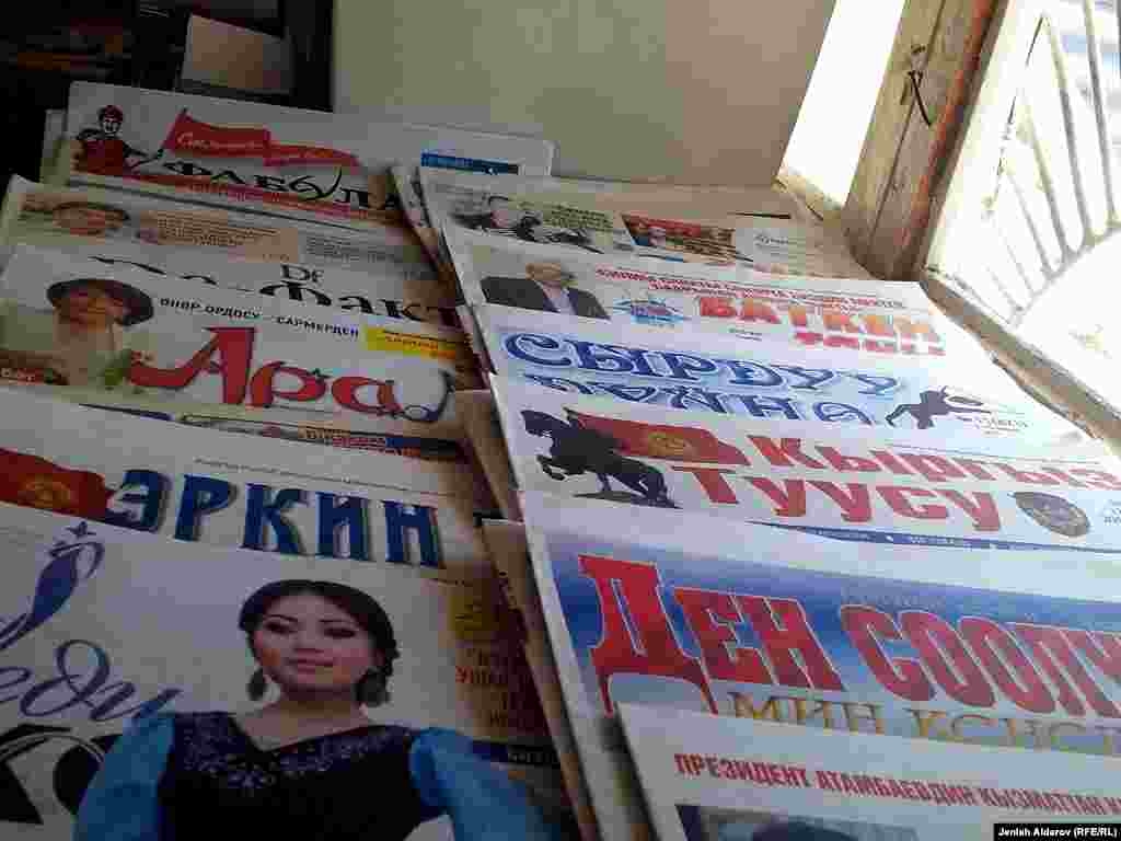 Гүлмира эженин айтымында, акыркы учурда гезит окугандардын саны кескин кыскарган. 