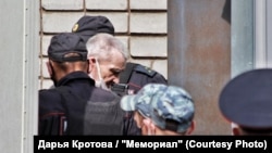 Юрий Дмитриев в петрозаводском суде