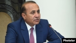 Հովիկ Աբրահամյան, արխիվ