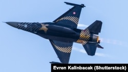 Турецкие военные самолеты F-16 