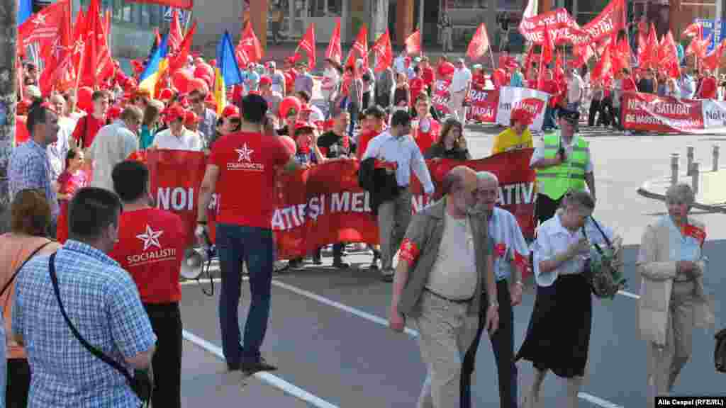 Moldova, Kişinau. Sosialist partiyasının 1 May mitinqi. 