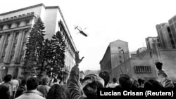 București, 22 decembrie 1989, Nicolae Ceaușescu fuge din clădirea CC.