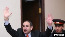 Никол Пашинян в зале суда. Ереван, март 2010 г.