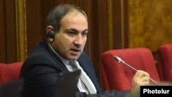 Armenia - Opposition MP Nikol Pashinian speaks in the parliament, Yerevan, 1Dec2014.