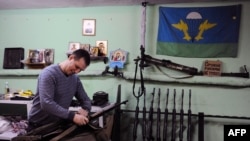 Član Ruskog carskg pokreta, organizacije na SAD-ovoj listi terorističkih organizacija, februar 2015. 