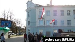 Пікеты па збору подпісаў за апазыцыйных кандыдатаў у Гомелі за 2 гадзіны да нападу