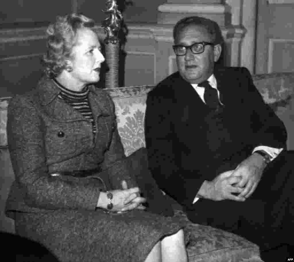 Henry Kissinger i Margaret Thatcher, London, 1975.