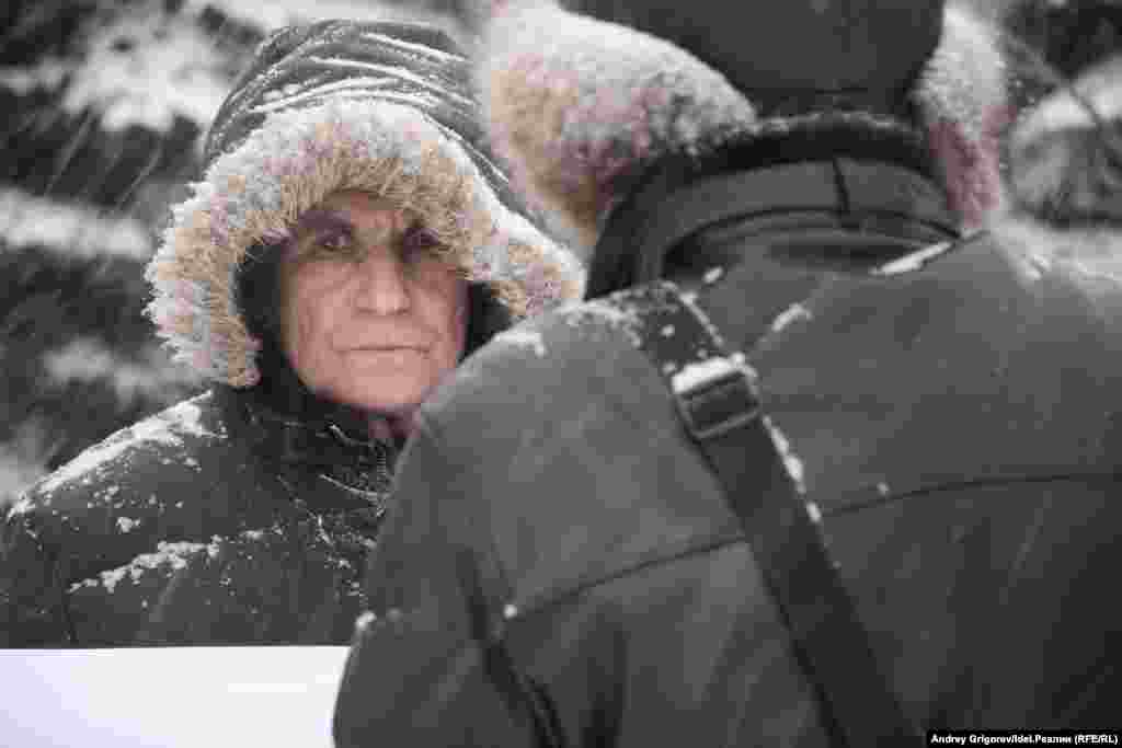 БТҚО төралқасының жетекшісі Фарит Закиев (суретте сол жақта) "Idel.Реалии" сайтына бұл акция "Қытайдағы геноцидке айналып бара жатқан этноцидке әлем қауымдастығының назарын бұру" мақсатын көздейтінін мәлімдеген. - Біздің пікірімізше, БҰҰ Қауіпсіздік Кеңесінің тұрақты мүшелері - АҚШ, Ұлыбритания, Ресей және Франция — Қытайды ассимиляция саясаты үшін айыптауы және билік "тәрбие лагерьлері" деп атайтындарға айрықша назар аударулары керек, - дейді Фарит Закиев.