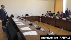 Armania -- A Vanadzor municipal council session being boycotted by opposition parties. 13Dec 2016