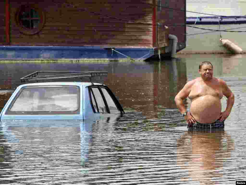Srbija - Ljetnje oluje prouzrokovale su poplave u okolini Beograda, 16.06.2010.