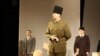Спектакльдән күренеш - Ататөрек (уртада), Вәлиди (сулда), Максуди (уңда) 