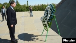Armenia - Israel's Public Diplomacy and Diaspora Affairs Minister Yuli-Yoel Edelstein lays a wreathe at the Armenian genocide memorial in Yerevan, 24Aug2012.